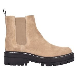 Marc Fisher Pirro Leather Chelsea Boots Women's Size 5.5 Light Natural Suede